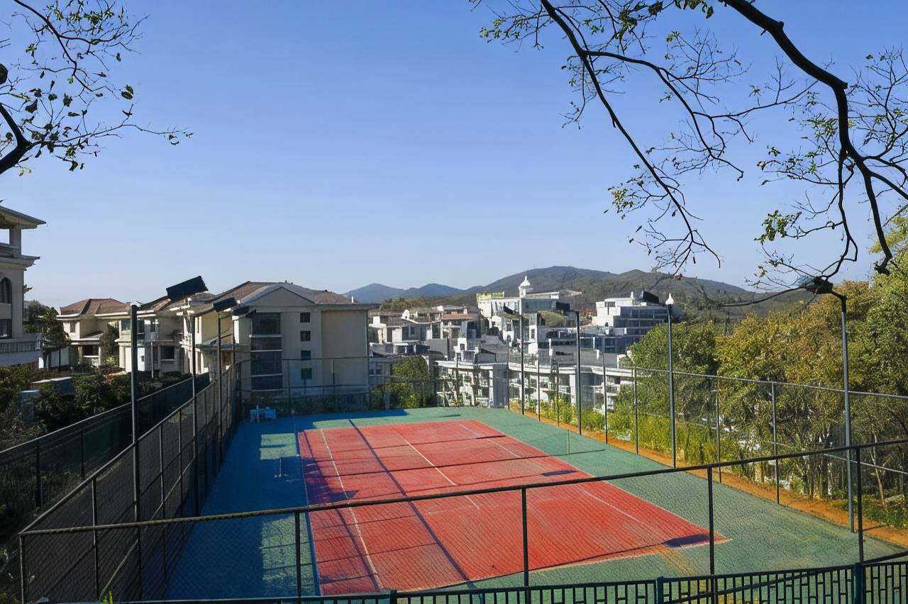 南京明发珍珠泉大酒店网球设施